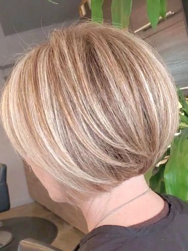 Honey-Gold highlights & precision bob haircut