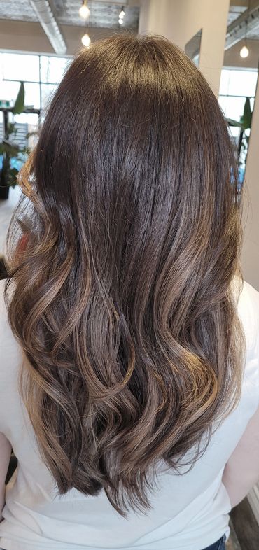 Honey & caramel balayage for high-shine volume on fine hair by Adriana Balea.