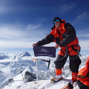 Everest, Adventure Travel