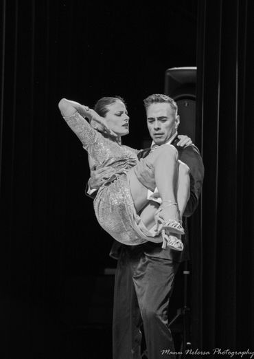 tango dancers on stage