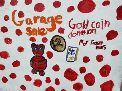 garage sale sign