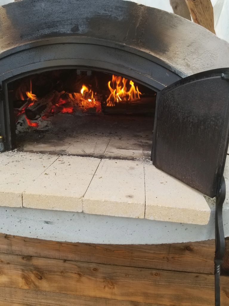Les pizzas au four à bois et du prêt à manger pour cette hivers!!