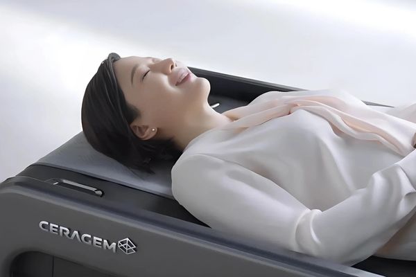 Relieve your daily stress with CERAGEM V4