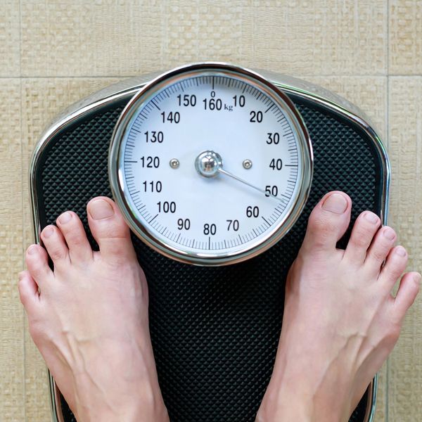 FIR therapy, by promoting sweating and increasing heart rate, can support weight loss efforts.