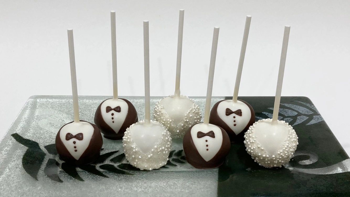 Wedding cake pops