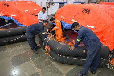 SERVICING OF LIFERAFTS