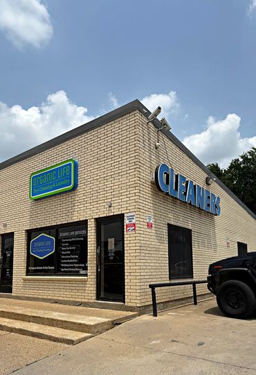 Organic Life Cleaners - Henderson Ave. Exterior building. Dry Cleaning near Lower Greenville Ave.