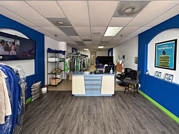 Organic Life Cleaners main entrance. Dry Cleaner near White Rock Lake. Lakewood Dry Cleaner