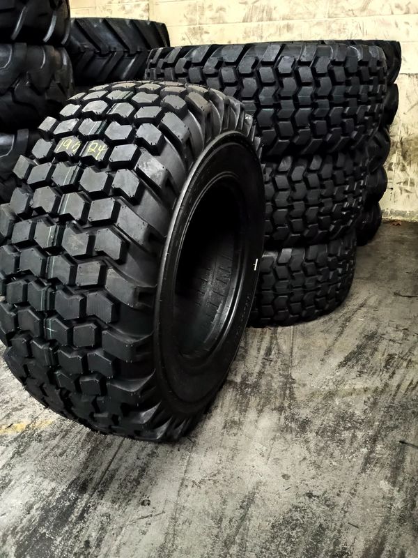 backhoe tires, non directional tires, utilty tires, backhoe drive tires, backhoe non directional tir