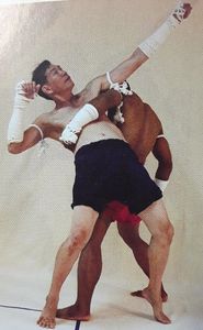 KRU NICK SENA CHINAWUT SIRISOMPAN ART OF MUAY THAI BORAN 82 KON MUAY SANER JARITRUM PORNAKAEW LIMMONGKHONCHAIKUL กลมวย มวยไทยโบราณ