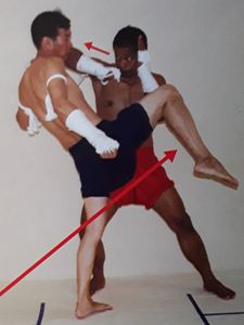 KRU NICK SENA CHINAWUT SIRISOMPAN ART OF MUAY THAI BORAN 82 KON MUAY SANER JARITRUM PORNAKAEW LIMMONGKHONCHAIKUL กลมวย มวยไทยโบราณ