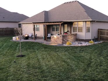 Patios & Paving
Landscaping
Masonry
Lighting (outdoor lighting)
Design & Architecture