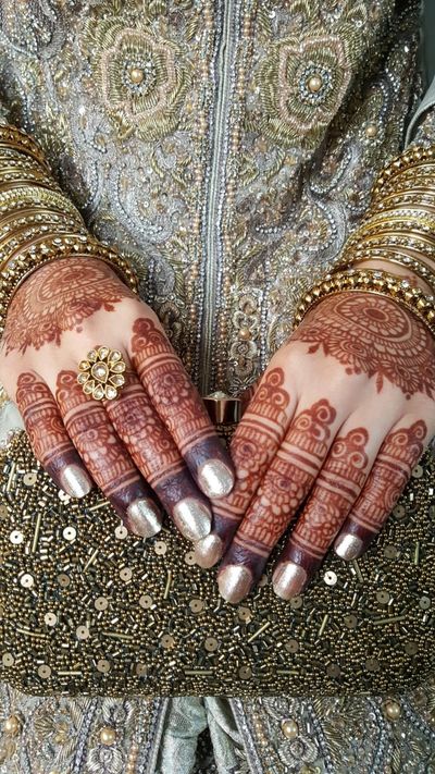bridalhenna stain on wedding day.
