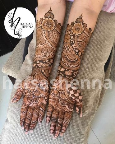 traditional full bridalhenna with flowers