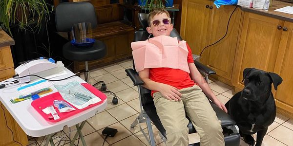 Children's mobile dental cleaning at home