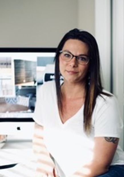 Diana Stocks - Professional Wallcovering Installer, Vancouver BC