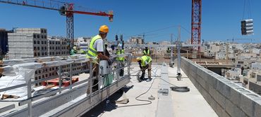 Our PFT trained technicians making the 6 meters suspended platform ready to go 30 meters down.