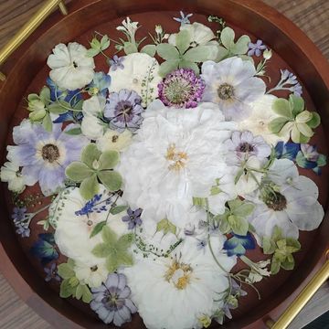 Bouquet preservation tray