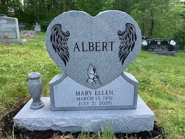 Single heart headstone