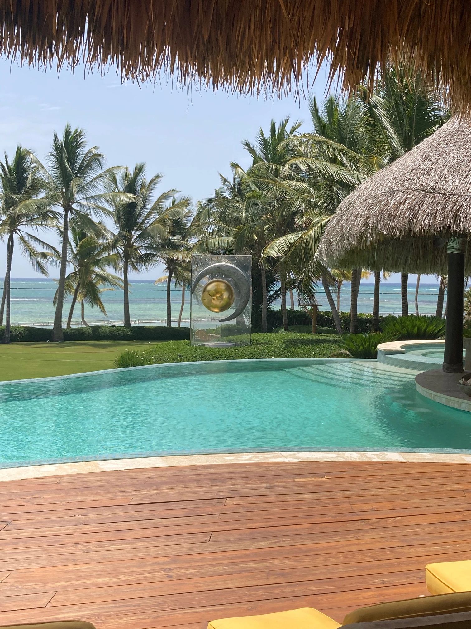 custom infinity pools designed and built for your enjoyment in Dominican Republic.