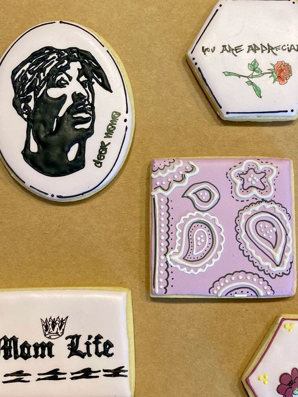 2Pac portrait with dear mama mother's day cookie special order
