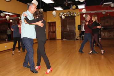 Argentine Tango class for adults

Group classes, tango, couple dancing