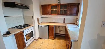 Purbrook end of tenancy clean, kitchen was degreased and house made ready for new tenants.