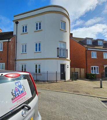 End of Tenancy Clean on Four Bedroom house in Waterlooville by The Awesome Cleaners
