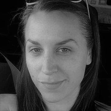 Ash is a worker bee on a mission. Not only is she a cheerleader for our pollinator friends, but a fa