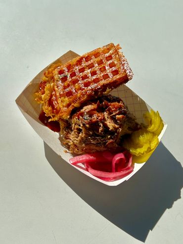 Pig mac, mac and cheese waffle sliders, perfect barbecue snack for catering