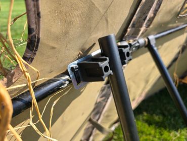 Just use simple zip ties to attach your GRIP to an aluminum frame blind.