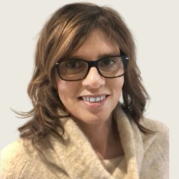 Shannon oversees delivery of Program Services and Home Sharing in Victoria, BC