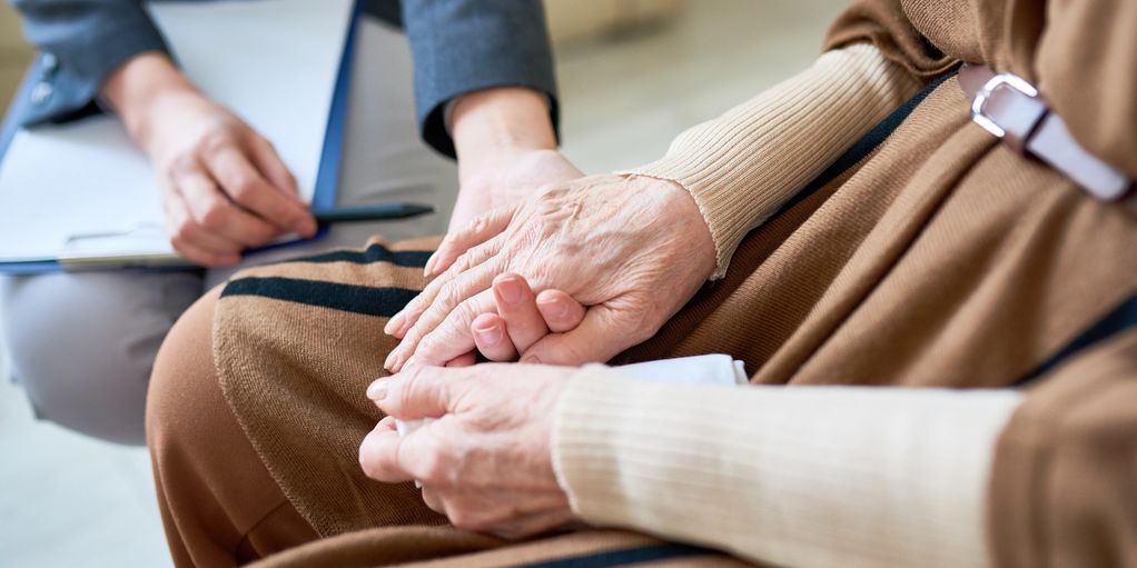 Aide - réconfort - écoute - thérapie - thérapeute - entraide - confiance