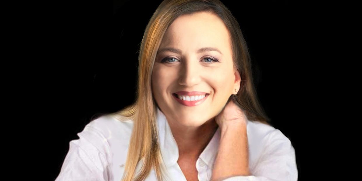 portrait of a woman which is the author Adora Casuneli