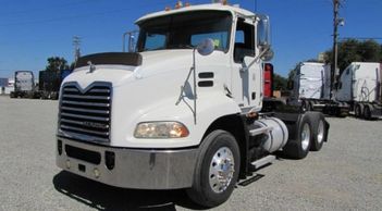2014 Mack CXU613 -