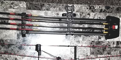 Bowtech Carbon Icon DLX package with Gold Tip arrows