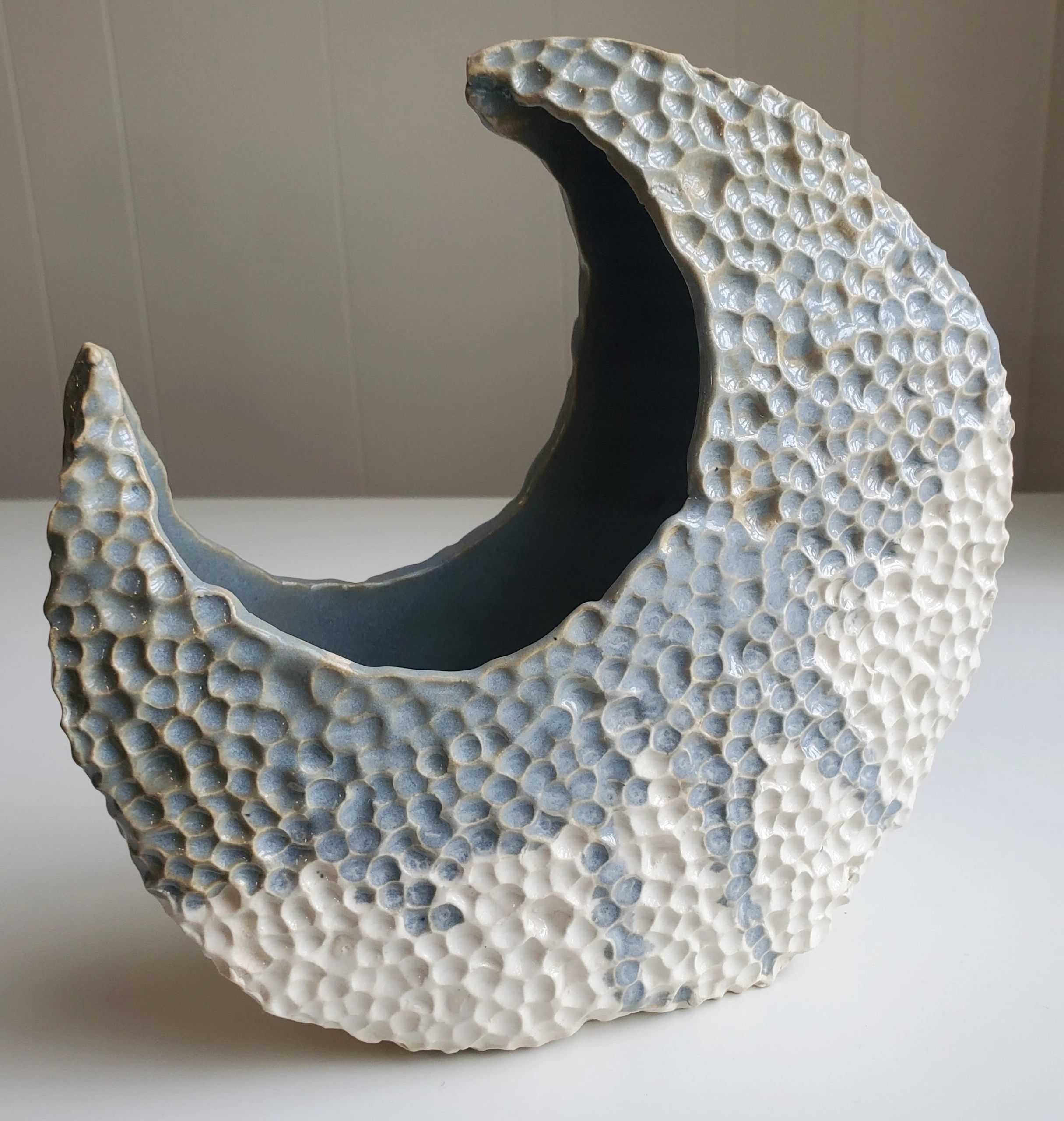 Moon Vessel
Stoneware Clay, Glaze
8.5in x 3in x 8.5in
2023