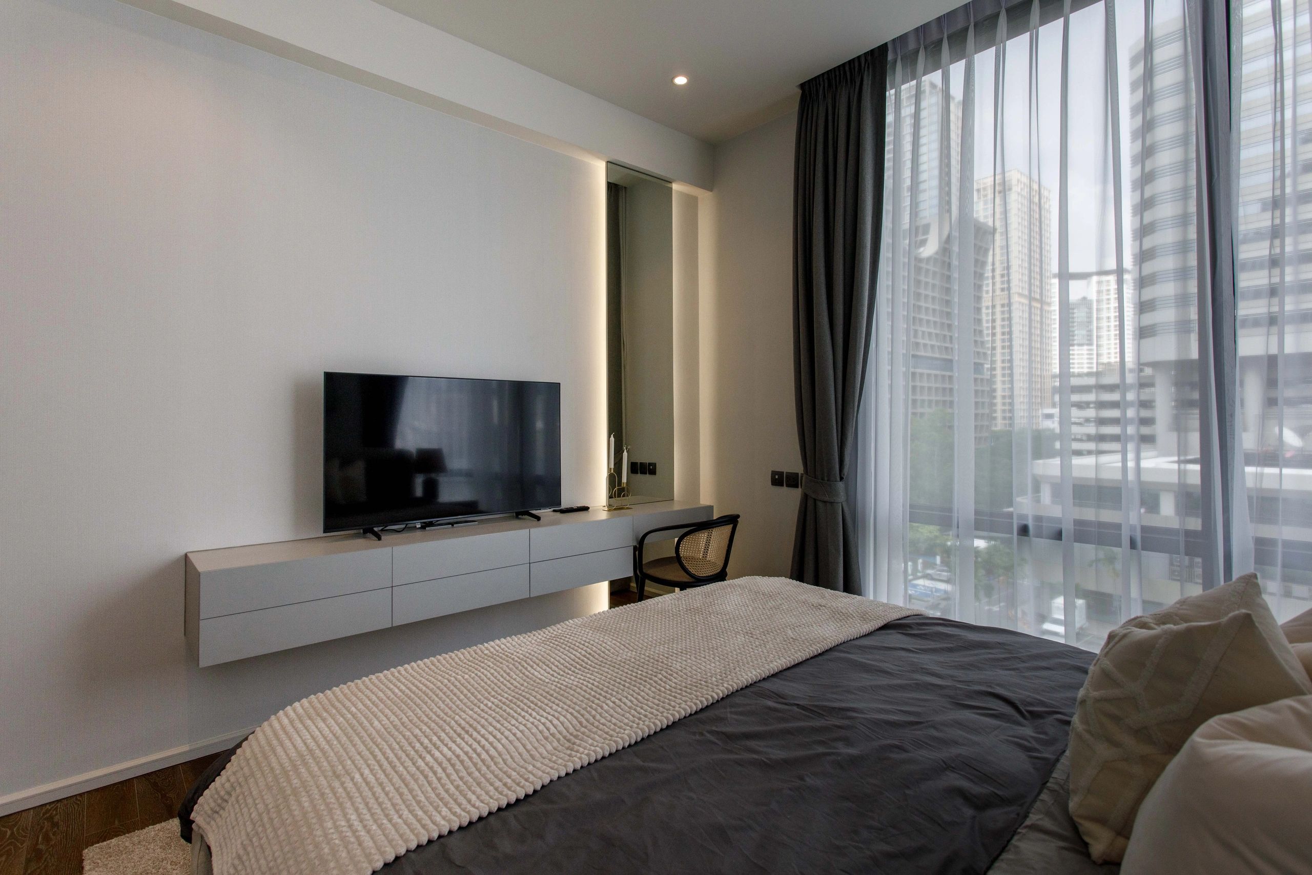 Muniq Langsuan Furniture Package Interior Design Bangkok Bedroom LED Mirrors Luxury Picot