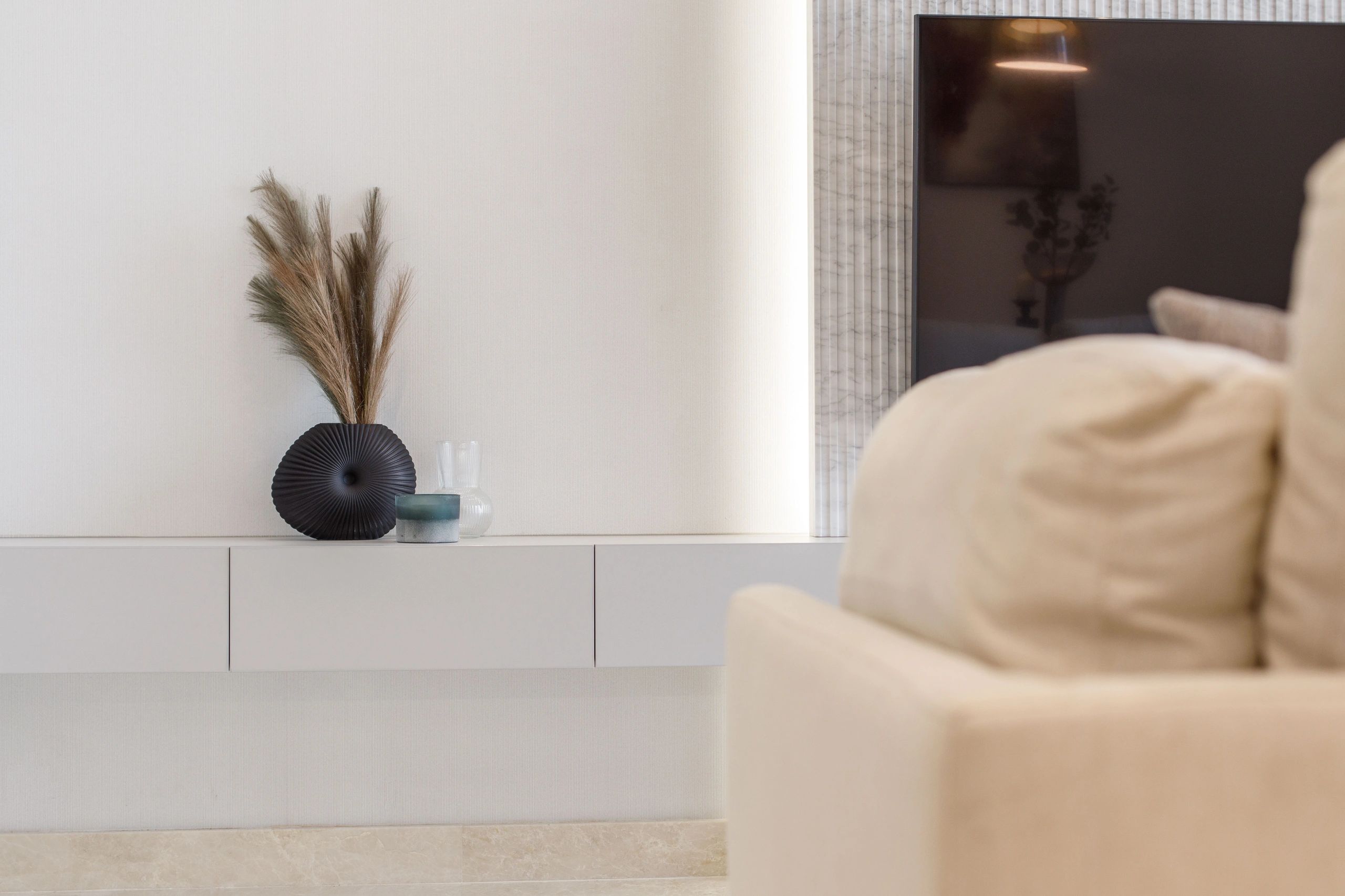 Muniq Langsuan Furniture Package Interior Design Bangkok Living Room Marble Wall Picot Decoration