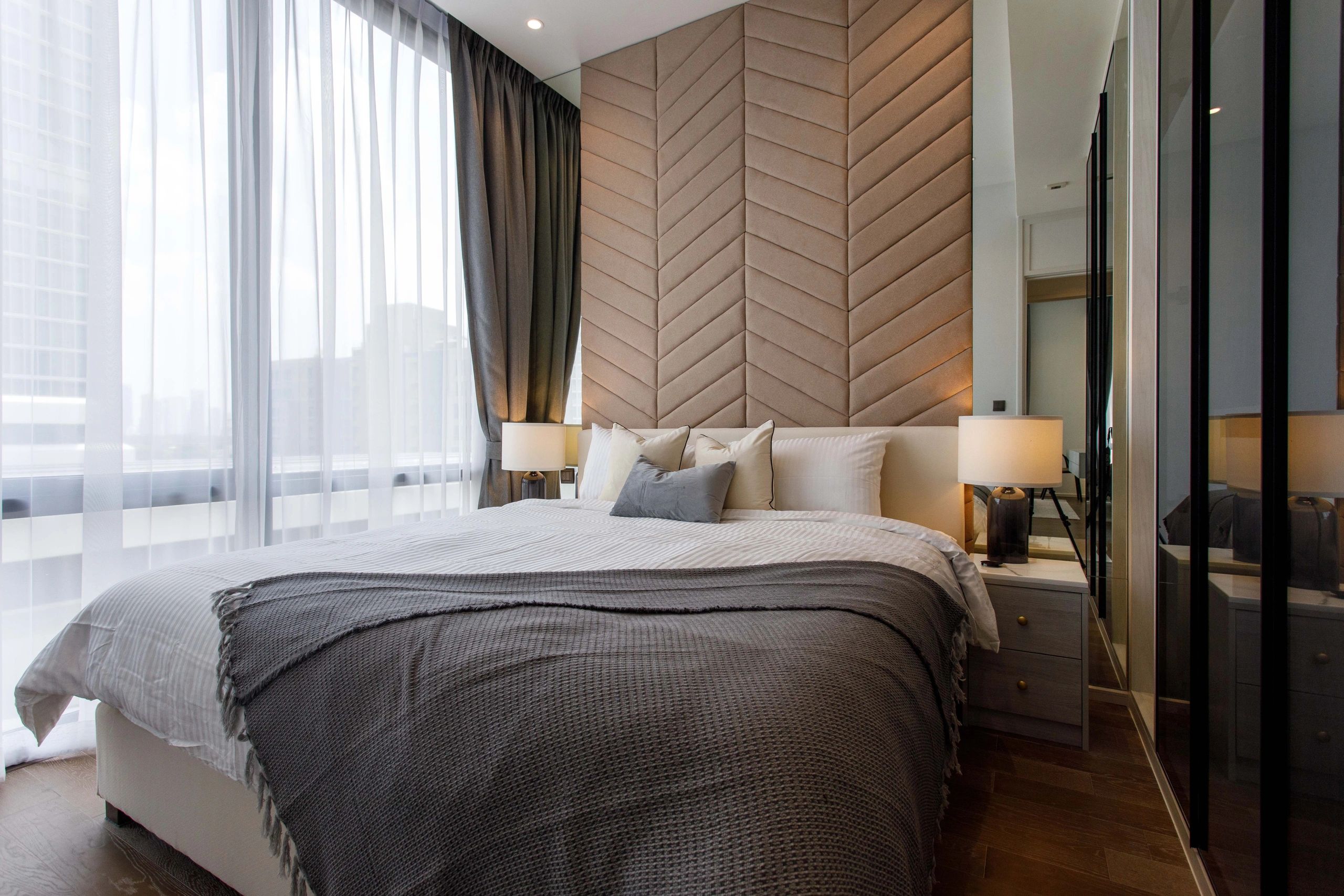Muniq Langsuan Furniture Package Interior Design Bangkok Wall Upholstery Bedroom Luxury Picot