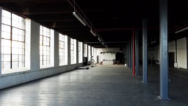Vast photo loft in a Red Hook former industrial space