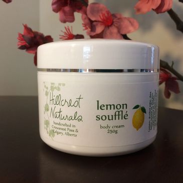 Rich body cream souffle that is creamy and lusciously thick. Made with sweet almond oil and aloe ver