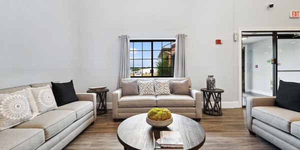 Relaxing and newly remodeled lodging in Indianapolis, IN