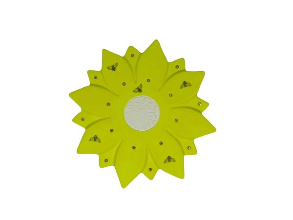 The Oil Stone Aromatic Oil Diffuser in the style Fleur in Buzz Worthy