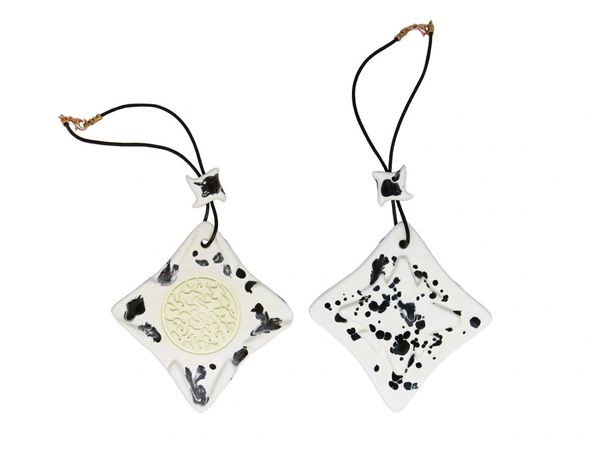 The Oil Stone Labyrinthe Hanging Oil Diffuser in Blanc Onyx