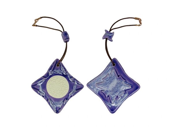 The Oil Stone Labyrinthe Hanging Oil Diffuser in Amethyst Rise