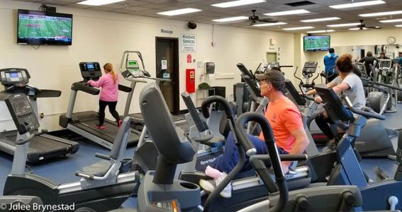 FOOTBALL
D. Brynestad
Fitness Center, Bangor Navy Base, WA
11-25-18
(ISO 200, 55mm, f/5.6, 1/6 sec)