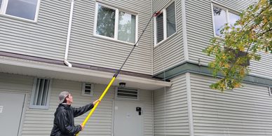 Hardy Helps window cleaning services and monthly maintenance plans are available.