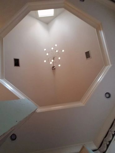 Tray ceiling painting by ipaint companyin Murfreesboro TN. Cream wall interior paint