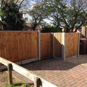 Close Board fence image